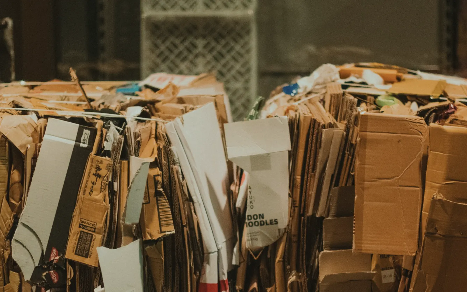 How Reselling Surplus and Returned Goods Supports a Circular Economy